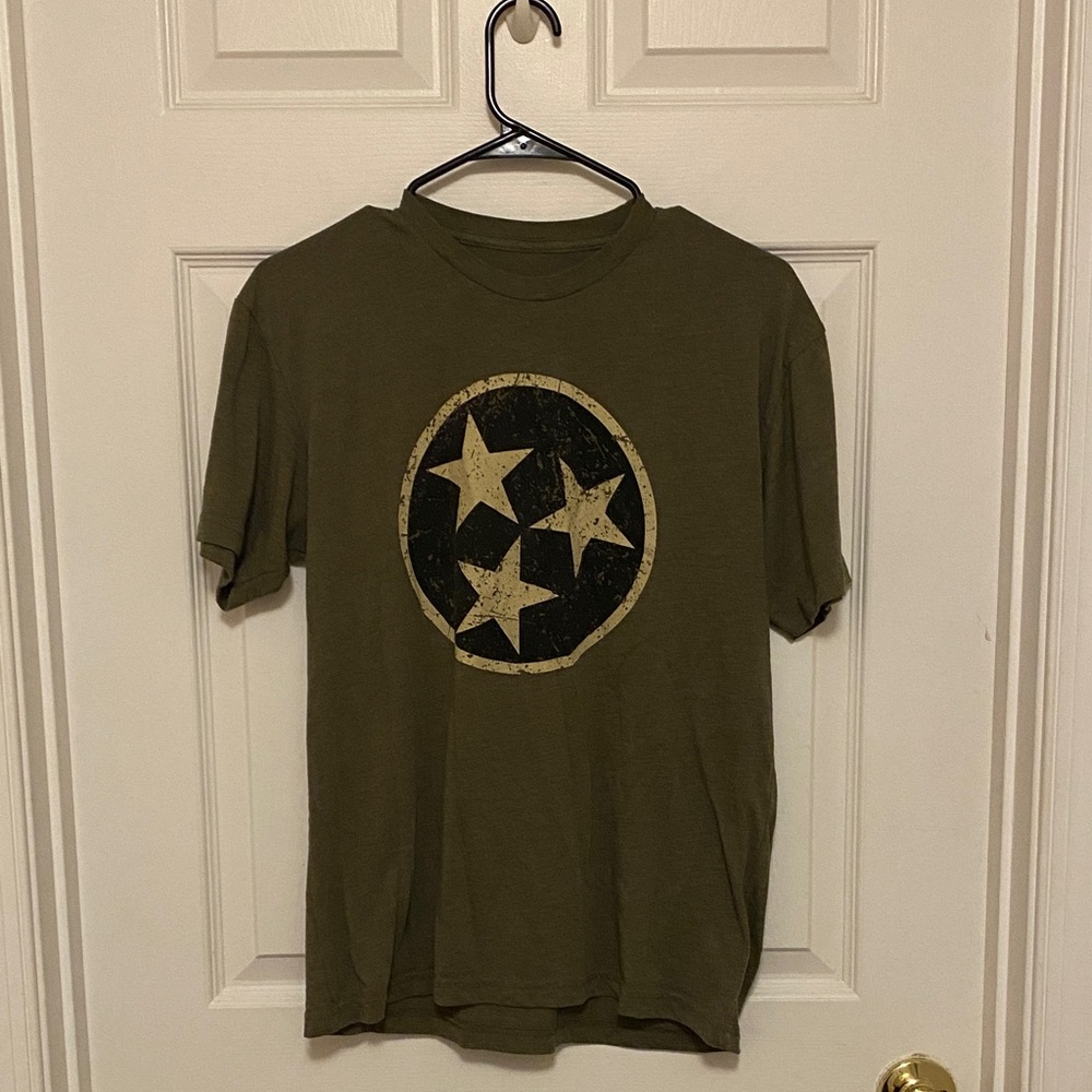 Tennessee tri-Star Olive Green T-Shirt. women’s M